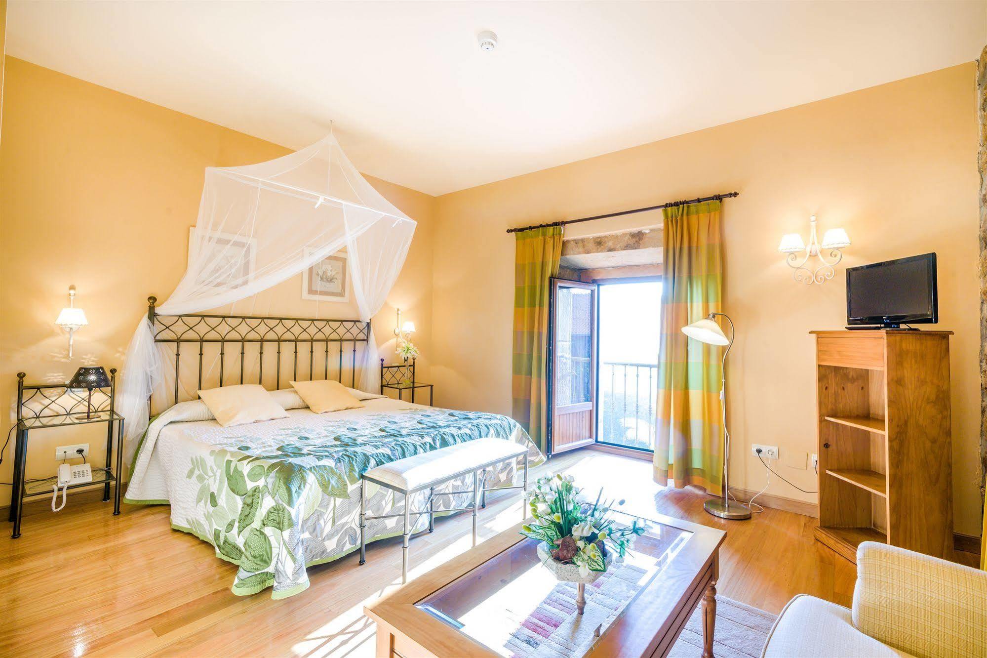 Hotel Palacio Garcia Quijano Corrales De Buelna Exteriér fotografie
